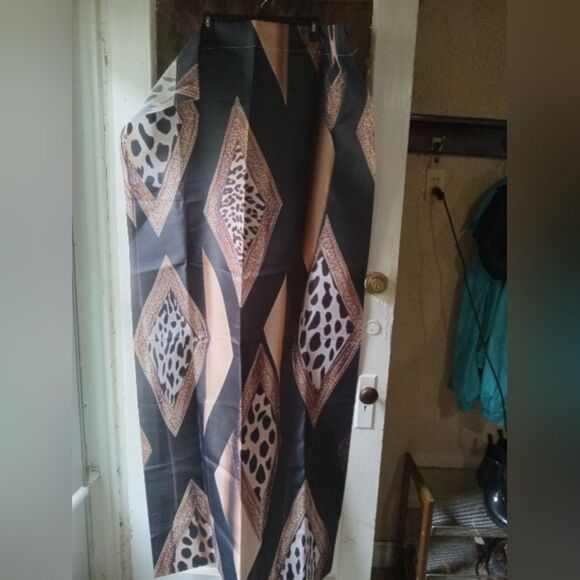 Animal & Geometric Print. Two NEW Curtain Panels. 28"W X 60"L - Picture 1 of 5